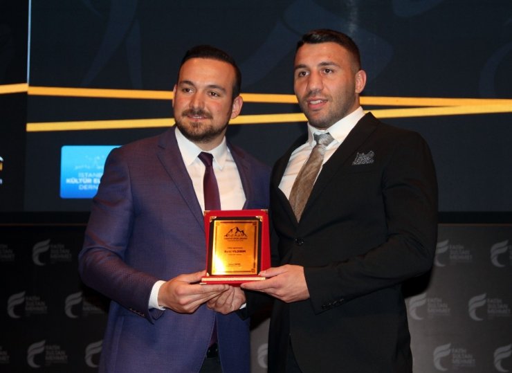 Türkiye Spor Zirvesi ödülleri sahiplerini buldu