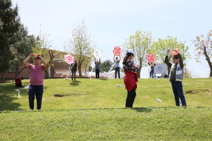Yetim öğrenciler Sultangazi’deki Uçurtma Şenliği’nde buluştu