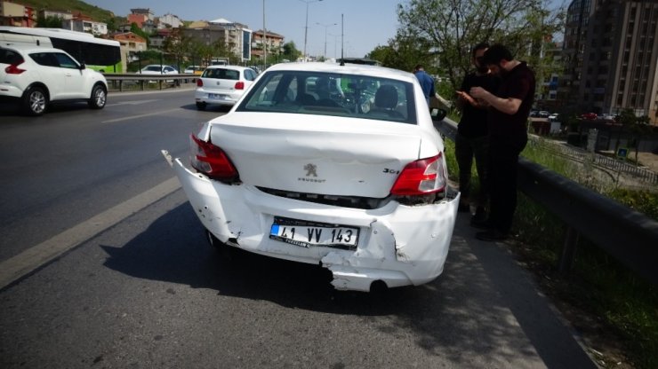 E-5’te 3 araç birbirine girdi: 3 yaralı