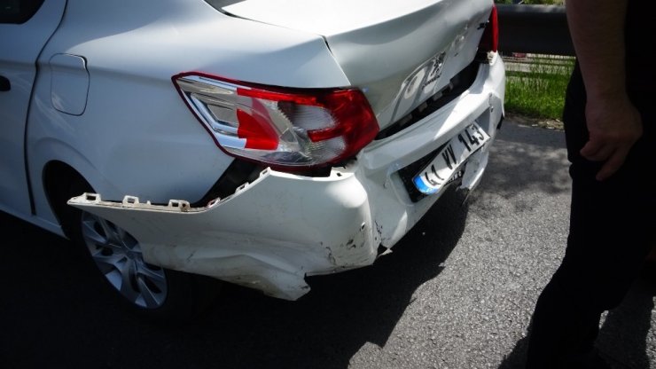 E-5’te 3 araç birbirine girdi: 3 yaralı