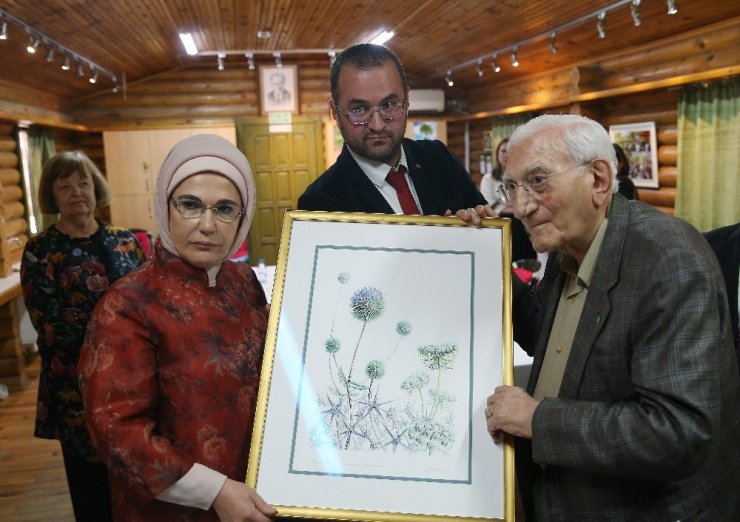 Emine Erdoğan, Nezahat Gökyiğit Botanik Bahçesi’ni ziyaret etti