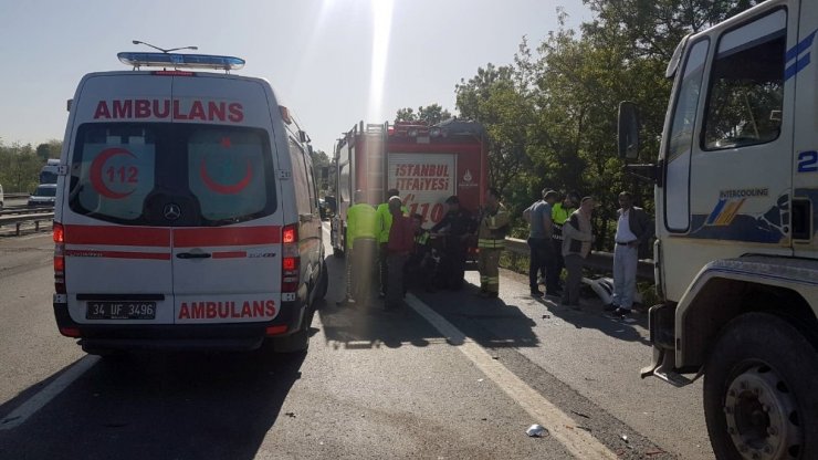 TEM’de zincirleme kaza: 2’si ağır 4 yaralı