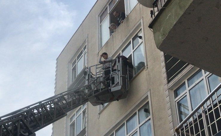 Sarıyer'de, Korku Dolu Anlar: 20 Kişi Yangında Mahsur Kaldı