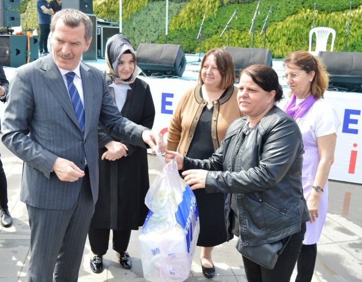 Zeytinburnu’nda Kent Konseyi Kadın Meclisi kermesi açıldı