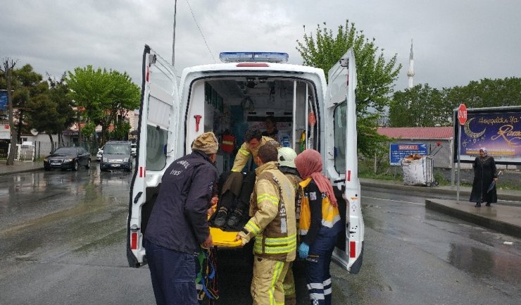 Arnavutköy’de ortalığı savaş alanına çeviren kazada 3 kişi yaralandı