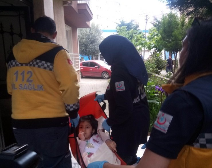 Kartal’daki çöken binadan kurtarılan minik Azra, taburcu oldu