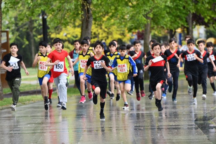 Küçükçekmece’de gençlik koşusu gerçekleştirildi