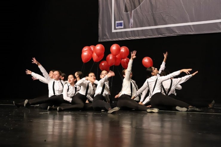 Büyükçekmece’nin minik yetenekleri yılsonu gösterileriyle nefesleri kesti