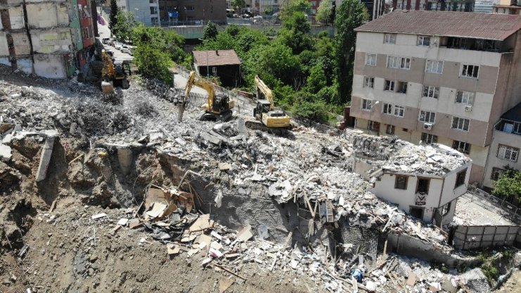 Kağıthane’de 14 binanın yıkımı tamamlandı