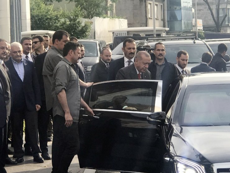 Cumhurbaşkanı Erdoğan, AK Parti İstanbul İl Başkanlığında