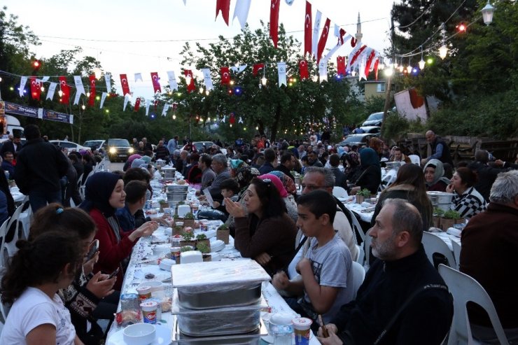 Beykoz’da 5 bin kişi iftar sofrasında buluştu