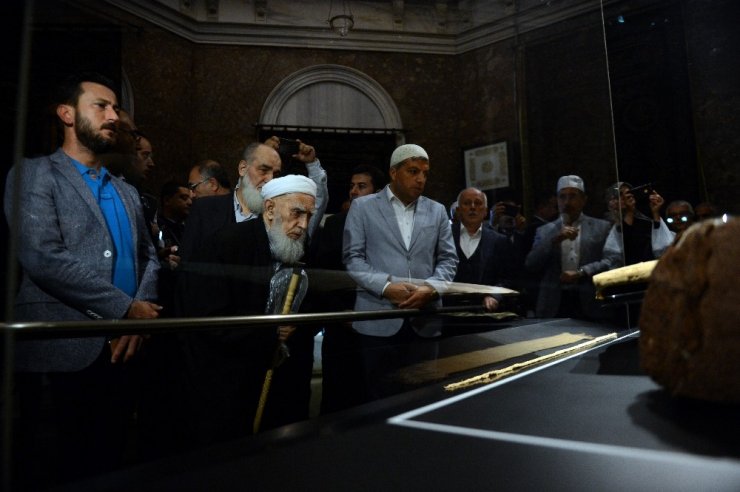Hırka-i Şerif Ramazan’ın ilk Cuma’sında ziyarete açıldı