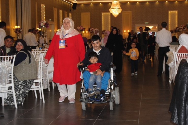 Engelli vatandaşlar ve aileleri Başakşehir’de iftarda buluştu