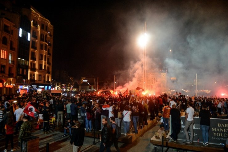 Taksim’de şampiyonluk coşkusu