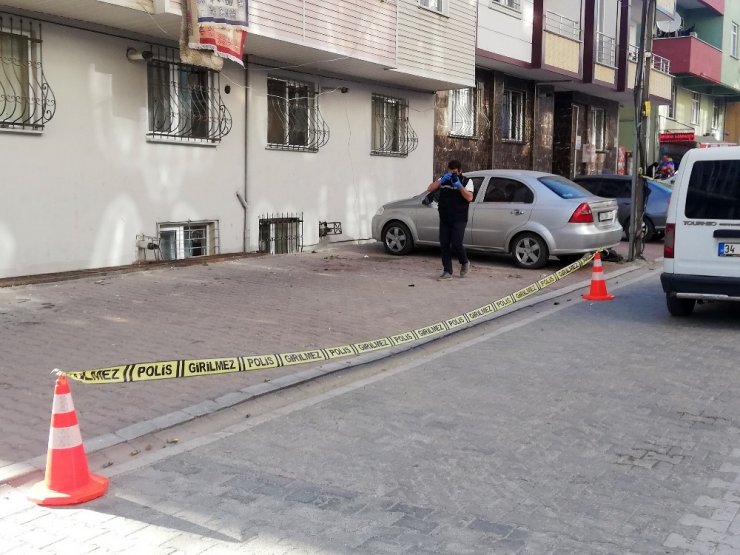 Esenyurt’ta öfkeli adam, genç kıza dehşeti yaşattı