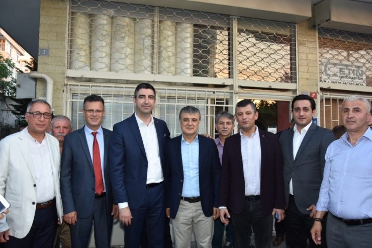 Ahmet Öküzcüoğlu İstanbul’daki Alaşehirlilerle iftarda bir araya geldi