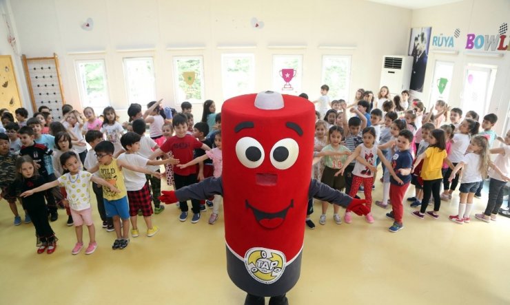 Çevre dostu minikler 352 kilogram atık pil topladı