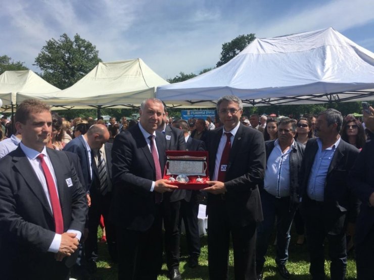Kartal Belediyesi, Ruen Belediyesi’nin 40. kuruluş yılı sevincini paylaştı