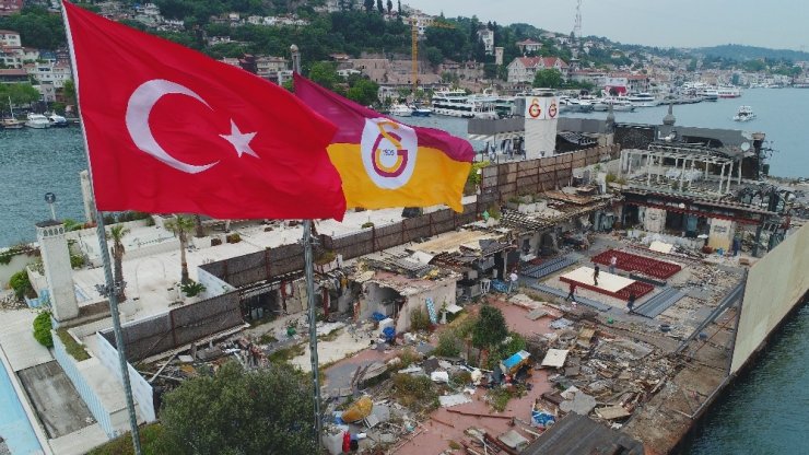 Galatasaray Adası Sökülmeye Başlandı