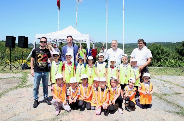 Sultangazi’de 45 takımdan bin 157 öğrenci kıyasıya mücadele etti