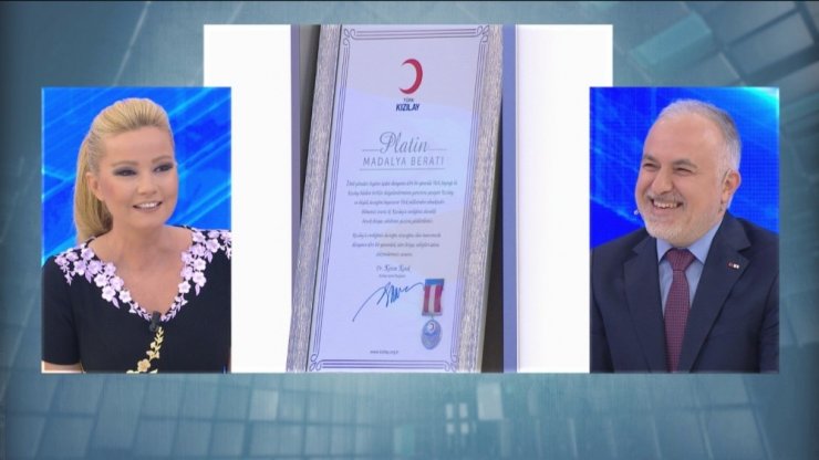 Müge Anlı’ya Kızılay’dan Platin Madalya