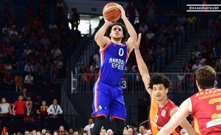 Anadolu Efes finalde