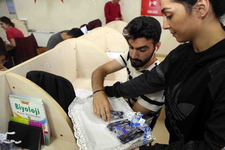 Bağcılar Belediyesi’nden YKS’ye girecek öğrencilere moral hediyesi