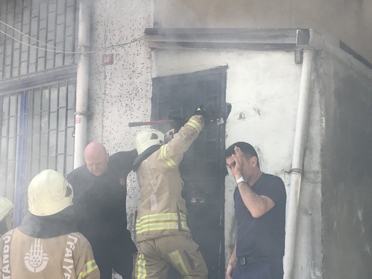 Kağıthane’de korkutan yangın