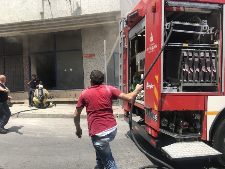 Kağıthane’de korkutan yangın