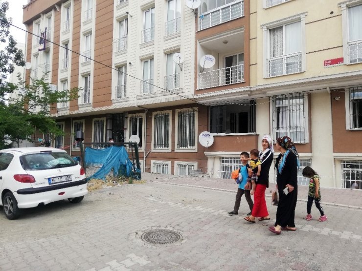 Esenyurt’ta 6 yaşındaki kız, 2. kattan düştü