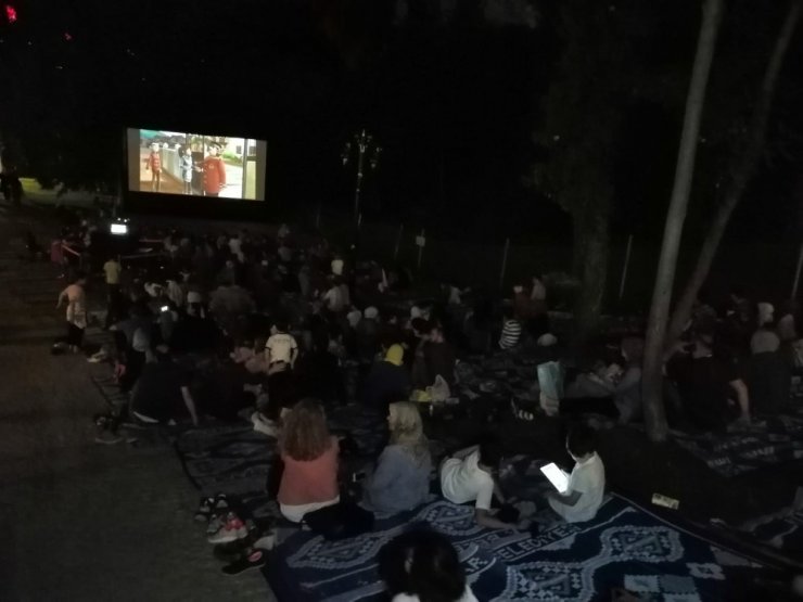 Millet bahçesinde ’açık hava sineması’ dönemi