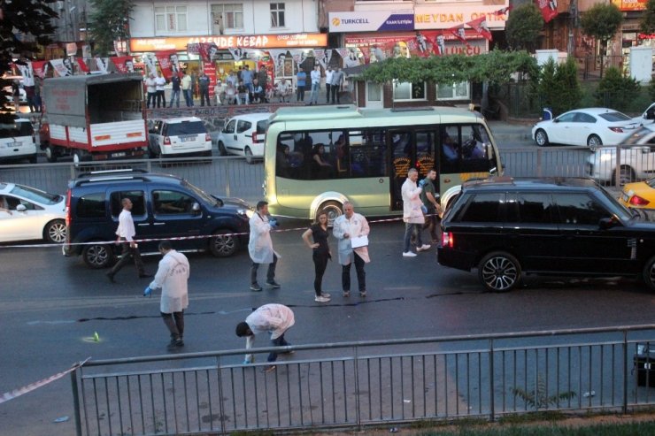 Kağıthane’de Trafik Işıklarında Cipe Silahlı Saldırı