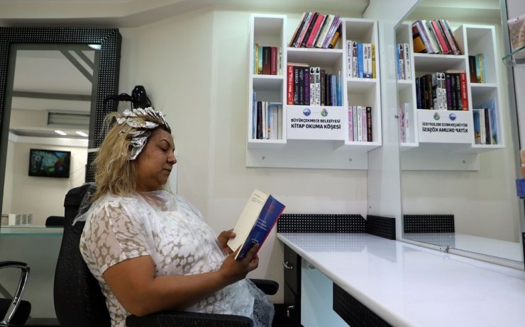 Büyükçekmece’de okuma seferberliği kuaförlere de taşındı