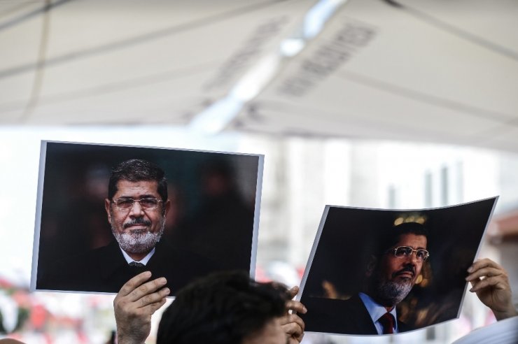 Muhammed Mursi için Fatih Camii’nde gıyabi cenaze kılındı