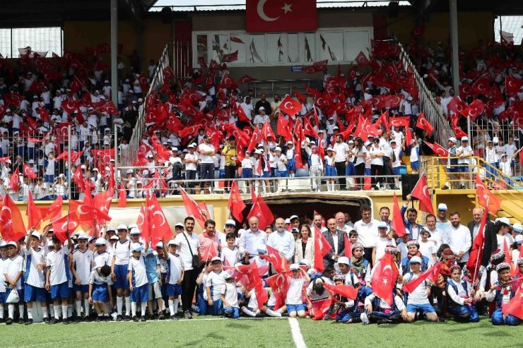 Bağcılar’da 30 bin öğrenci yaz spor okullarına “Merhaba” dedi