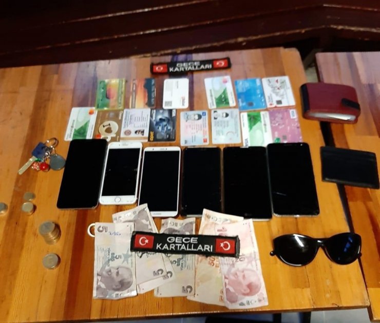 Ümraniye’de iki hırsız bekçiler tarafından yakalandı