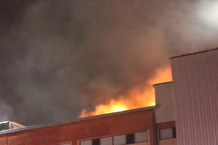 Büyükçekmece’de büyük fabrika yangını: 4 ölü