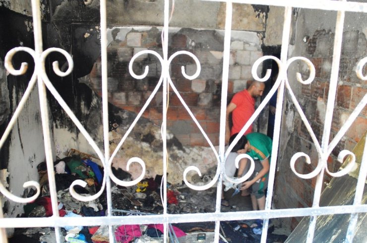 Çocukların ateşle oyunu bir evi küle çevirdi