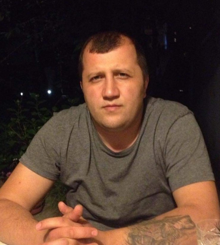 Maltepe’de silahla yaralamaya karışan şahsın kendini vurduğu anlar kamerada