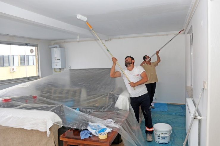 Ataşehir’de engellilerin evleri ücretsiz boyanıyor