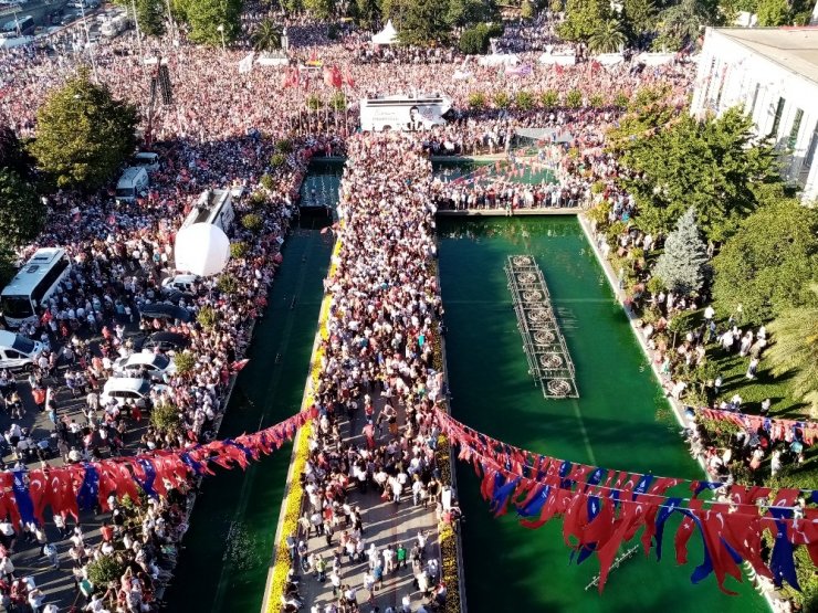 Ekrem İmamoğlu: “Kendimi Bu Şehrin İnsanlarına Adayacağım ”