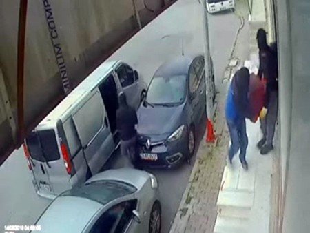 İstanbul’da iş yerlerine dadanan hırsızlık çetesi polis tarafından çökertildi