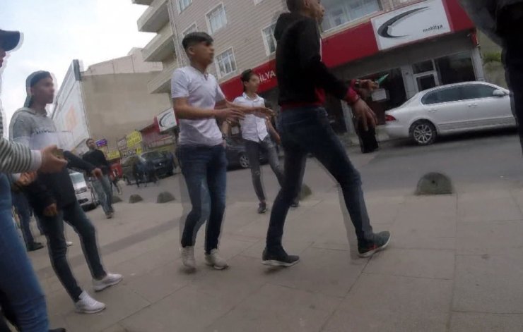 Sultanbeyli’de gençlerin bıçaklı kavgası: 1 yaralı