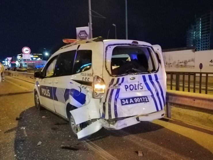 Takla atan araç polis otosuna çarparak durabildi