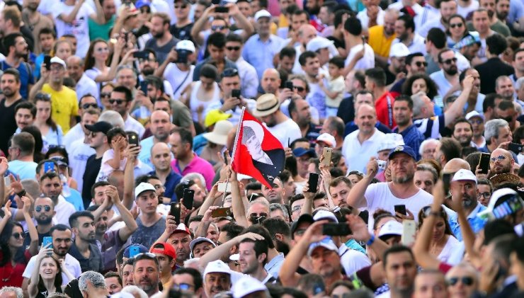 Veliefendi’de karnaval havası