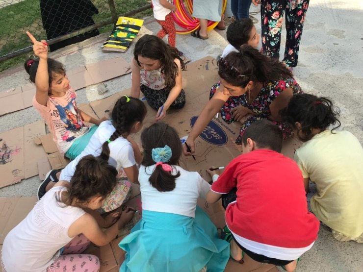 Maltepeli minikler seyyar oyun parkında gönüllerince eğlendi