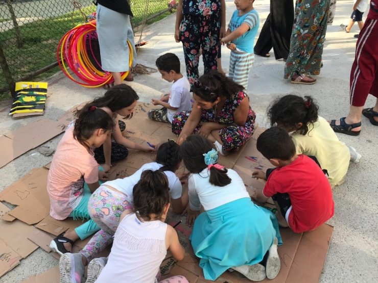 Maltepeli minikler seyyar oyun parkında gönüllerince eğlendi