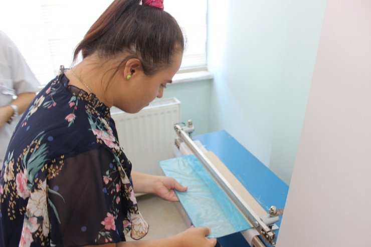 Zeytinburnu’nda engelli çocuklar hem üretiyor hem tedavi oluyor