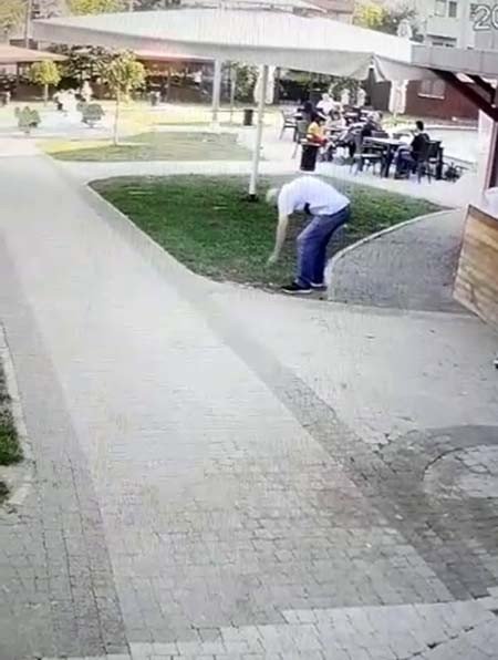 Umre için biriktirdiği altınları düştü, bulan kişi cebine indirdi