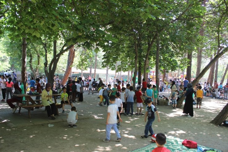 5 bin 500 çocuk Esenler’ deki piknikte doyasıya eğlendi